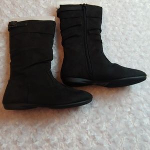 New Girls Arizona Boots size 4 medium